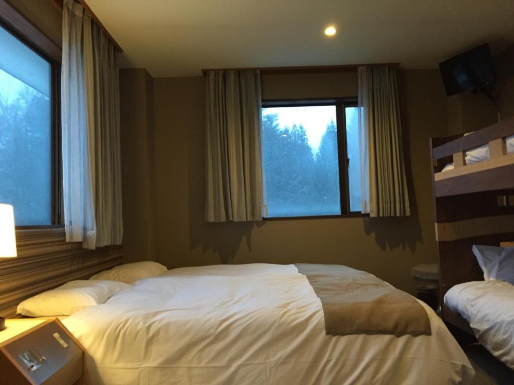 Hakuba Landmark Iwatake Lodge Exterior foto